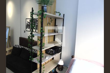 Sala/Quarta de kitnet/studio para alugar com 1 quarto, 30m² em Centro, Rio de Janeiro