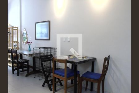 Sala/Quarta de kitnet/studio para alugar com 1 quarto, 30m² em Centro, Rio de Janeiro