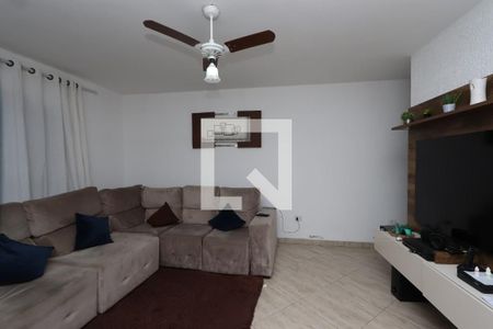 Casa à venda com 1m², 3 quartos e 2 vagas Casa à venda com 1m², 3 quartos e 2 vagasSala