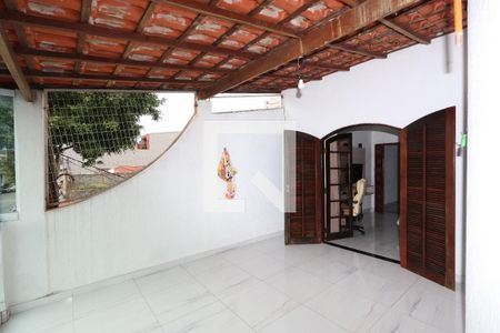 Casa à venda com 1m², 3 quartos e 2 vagas Casa à venda com 1m², 3 quartos e 2 vagasVaranda da Suíte