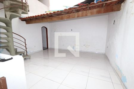Casa à venda com 1m², 3 quartos e 2 vagas Casa à venda com 1m², 3 quartos e 2 vagasVaranda