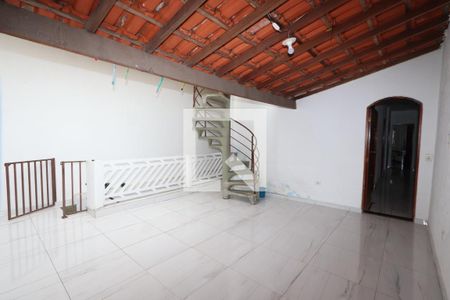 Casa à venda com 1m², 3 quartos e 2 vagas Casa à venda com 1m², 3 quartos e 2 vagasVaranda