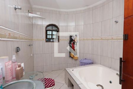 Casa à venda com 1m², 3 quartos e 2 vagas Casa à venda com 1m², 3 quartos e 2 vagasBanheiro da Suíte