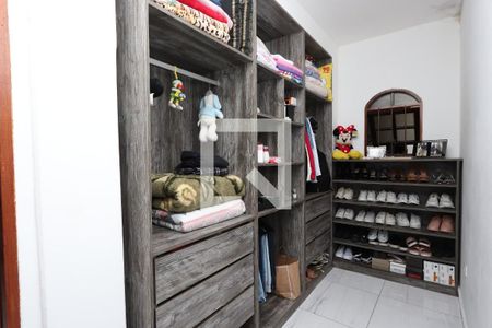 Casa à venda com 1m², 3 quartos e 2 vagas Casa à venda com 1m², 3 quartos e 2 vagasCloset