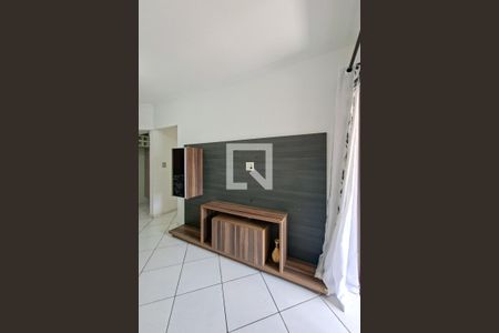 Sala de apartamento para alugar com 2 quartos, 75m² em Guilhermina, Praia Grande