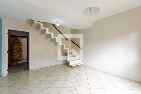 Sala de casa para alugar com 2 quartos, 70m² em Jaraguá, São Paulo