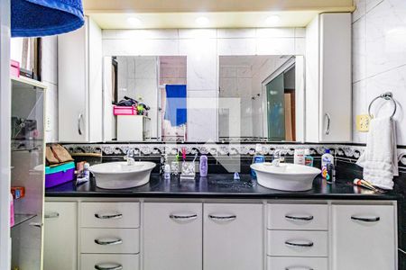 Casa à venda com 245m², 3 quartos e 3 vagasSuite 01 - Banheiro