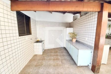 Casa à venda com 404m², 3 quartos e 5 vagas Casa à venda com 404m², 3 quartos e 5 vagasÁrea de Serviço