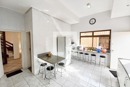 Casa à venda com 404m², 3 quartos e 5 vagas Casa à venda com 404m², 3 quartos e 5 vagasCozinha