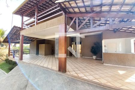 Casa à venda com 404m², 3 quartos e 5 vagas Casa à venda com 404m², 3 quartos e 5 vagasFachada