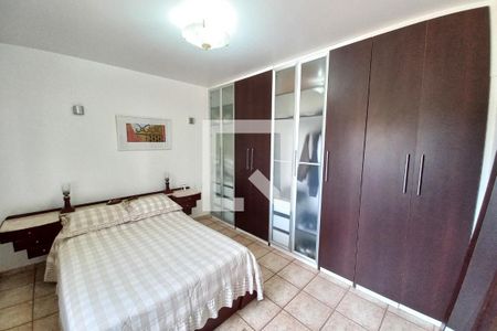 Casa à venda com 404m², 3 quartos e 5 vagas Casa à venda com 404m², 3 quartos e 5 vagasQuarto 3 - Suíte