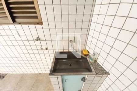 Casa à venda com 404m², 3 quartos e 5 vagas Casa à venda com 404m², 3 quartos e 5 vagasÁrea de Serviço