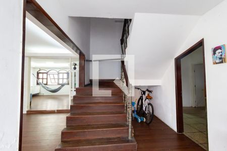 Escada de casa para alugar com 5 quartos, 450m² em Piedade, Jaboatão dos Guararapes