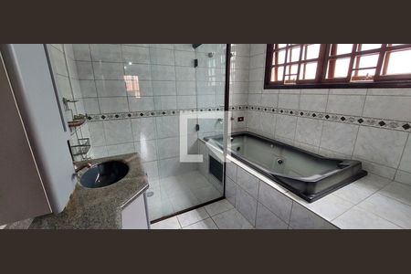 Banheiro Quarto 1 suíte de casa à venda com 4 quartos, 294m² em Utinga, Santo André