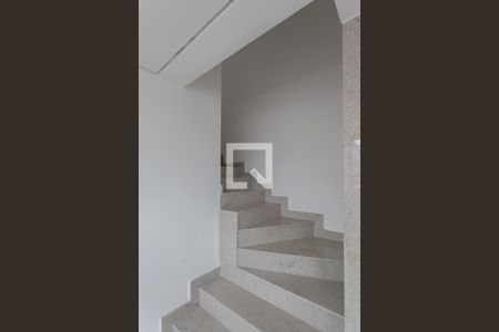 Apartamento à venda com 120m², 3 quartos e 3 vagasEscada