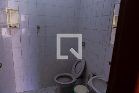 Casa à venda com 175m², 3 quartos e 4 vagasBanheiro da Garagem