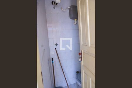 Casa à venda com 175m², 3 quartos e 4 vagasBanheiro da Área de Serviço