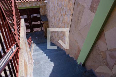 Casa à venda com 175m², 3 quartos e 4 vagasEscada