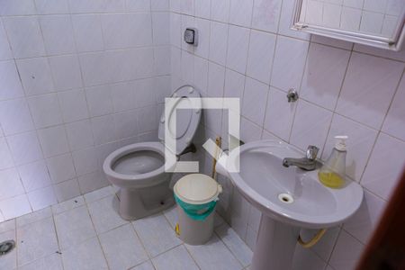 Casa à venda com 175m², 3 quartos e 4 vagasBanheiro da Garagem