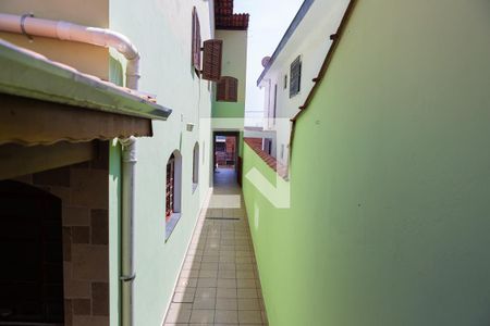 Casa à venda com 175m², 3 quartos e 4 vagasCorredor Lateral