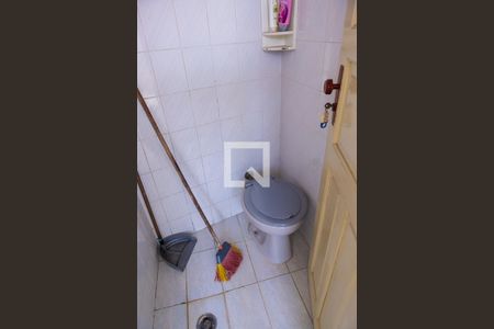 Casa à venda com 175m², 3 quartos e 4 vagasBanheiro da Área de Serviço