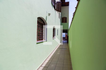 Casa à venda com 175m², 3 quartos e 4 vagasCorredor Lateral