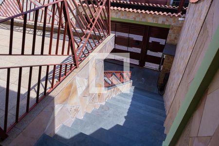 Casa à venda com 175m², 3 quartos e 4 vagasEscada