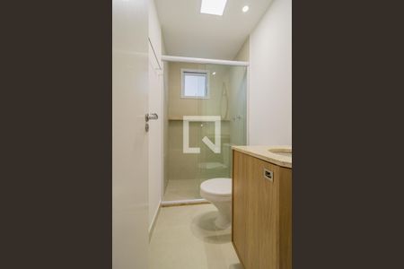 Apartamento à venda com 76m², 2 quartos e 2 vagas Apartamento à venda com 76m², 2 quartos e 2 vagasBanheiro da Suíte