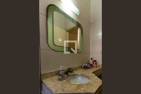 Casa para alugar com 380m², 4 quartos e 7 vagasBanheiro Social