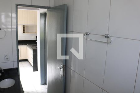 Banheiro de apartamento à venda com 2 quartos, 53m² em Jardim Goiás, Goiânia