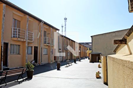 Casa de condomínio à venda com 65m², 2 quartos e 1 vagaÁrea comum
