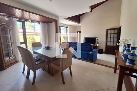 Sala de casa à venda com 3 quartos, 450m² em Itaipu, Niterói