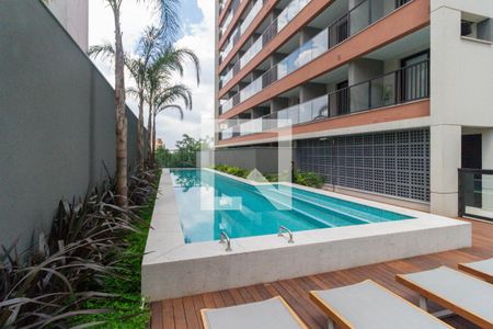 Studio à venda com 35m², 1 quarto e sem vaga Studio à venda com 35m², 1 quarto e sem vagaÁrea comum - Piscina