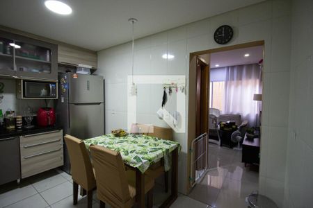 Cozinha de casa de condomínio à venda com 2 quartos, 68m² em Itaquera, São Paulo