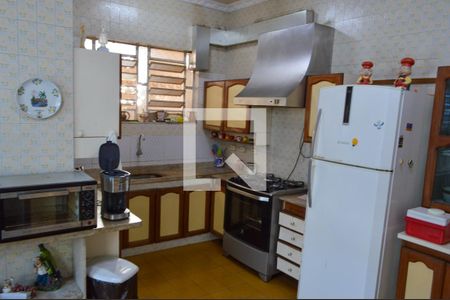 Casa à venda com 362m², 3 quartos e 3 vagas Casa à venda com 362m², 3 quartos e 3 vagasCozinha