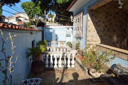 Casa à venda com 362m², 3 quartos e 3 vagas Casa à venda com 362m², 3 quartos e 3 vagasQuintal