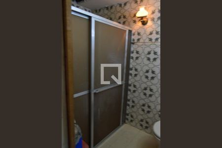 Casa à venda com 362m², 3 quartos e 3 vagas Casa à venda com 362m², 3 quartos e 3 vagasBanheiro da Edicula