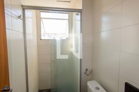 Banheiro de apartamento à venda com 2 quartos, 42m² em São José, Canoas