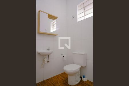 Casa à venda com 160m², 5 quartos e 2 vagasBanheiro 1