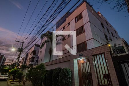 Apartamento para alugar com 132m², 4 quartos e 2 vagas Apartamento para alugar com 132m², 4 quartos e 2 vagasFachada