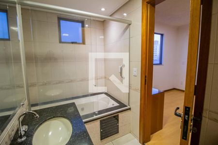 Apartamento para alugar com 132m², 4 quartos e 2 vagas Apartamento para alugar com 132m², 4 quartos e 2 vagasBanheiro Suíte