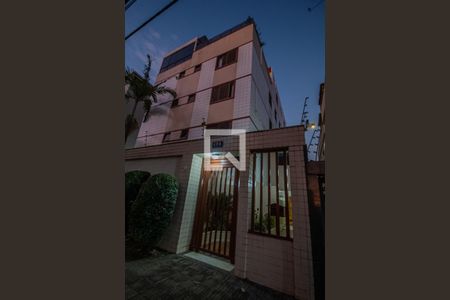 Apartamento para alugar com 132m², 4 quartos e 2 vagas Apartamento para alugar com 132m², 4 quartos e 2 vagasFachada