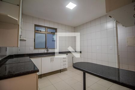 Apartamento para alugar com 132m², 4 quartos e 2 vagas Apartamento para alugar com 132m², 4 quartos e 2 vagasCozinha