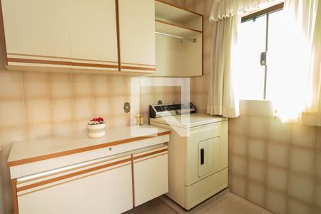 Casa à venda com 323m², 3 quartos e 5 vagasÁrea de Serviço 