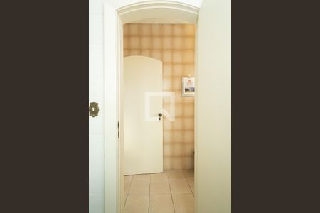 Casa à venda com 323m², 3 quartos e 5 vagasBanheiro de Serviço 