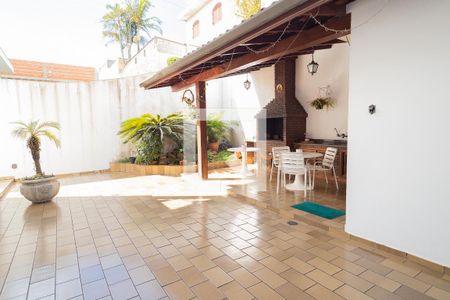 Casa à venda com 323m², 3 quartos e 5 vagasÁrea Churrasqueira 