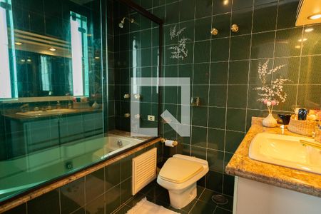 Casa à venda com 323m², 3 quartos e 5 vagasBanheiro - Suíte 