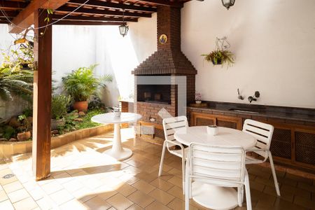 Casa à venda com 323m², 3 quartos e 5 vagasÁrea Churrasqueira 