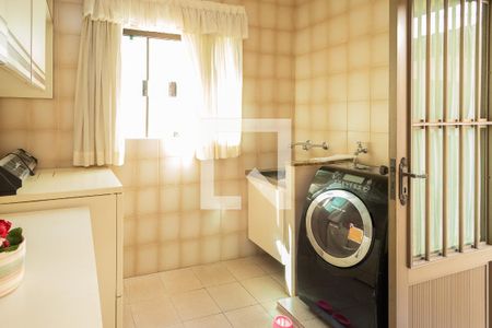 Casa à venda com 323m², 3 quartos e 5 vagasÁrea de Serviço 