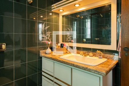 Casa à venda com 323m², 3 quartos e 5 vagasBanheiro - Suíte 